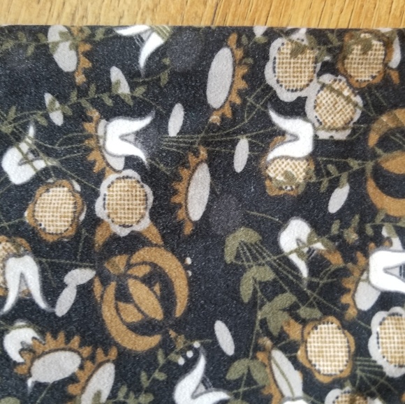 One size lularoe leggings - Picture 3 of 3